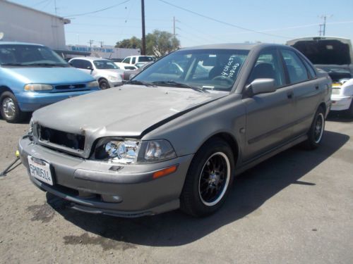 2001 volvo s40, no reserve