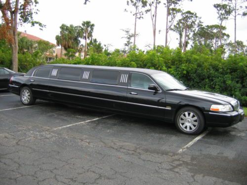 2003 lincoln town car limo 120&#034; executive limousine 4-door 4.6l