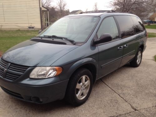 2005 dodge grand caravan sxt mini passenger van 4-door 3.8l