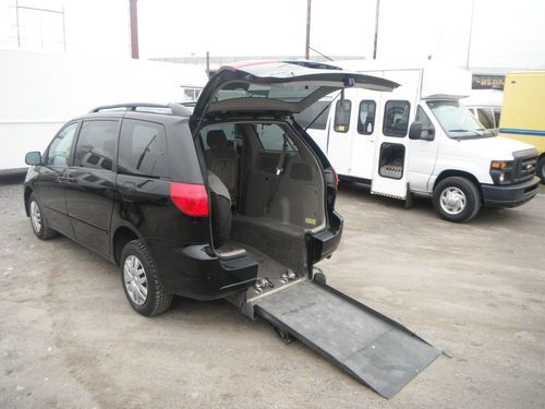 08 toyota sienna handicap van wheel chair ramp vision 58000 miles rear entry