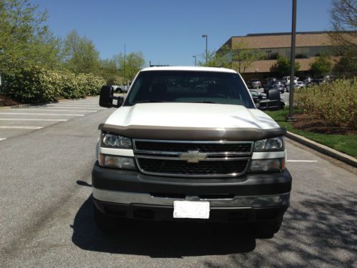 2007 Chevrolet Silverado 2500 HD Classic LT Crew Cab Pickup 4-Door 6.6L, image 3