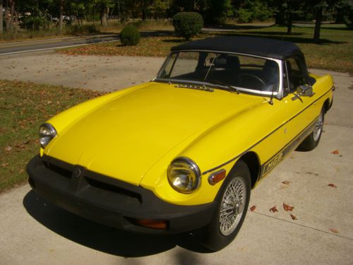 1977 mgb convertible