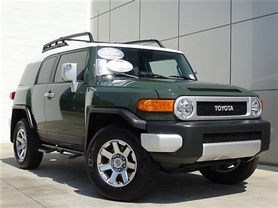 2014 toyota fj cruiser 4wd auto (low miles)