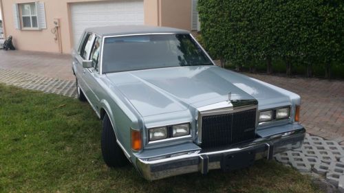 1989 Lincoln Town Car Base Sedan 4-Door 5.0L, image 3