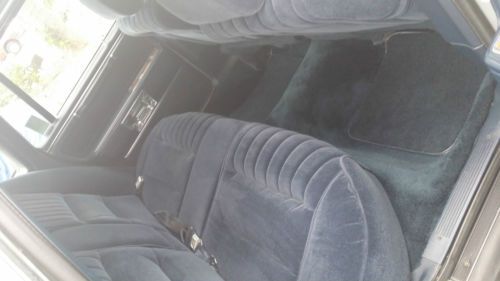 1989 Lincoln Town Car Base Sedan 4-Door 5.0L, image 6