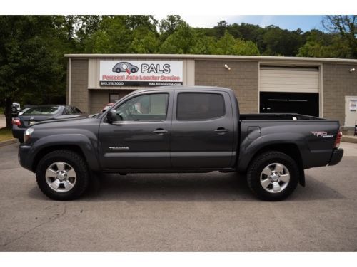 2011 toyota tacoma v6,trd sport,4wd automatic