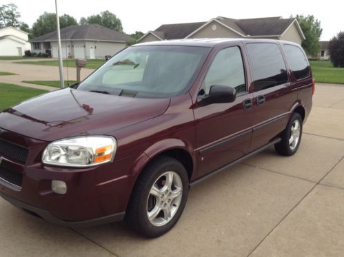 2007 chevy uplander 7passenger extended wheelbase 49k miles excellent condition