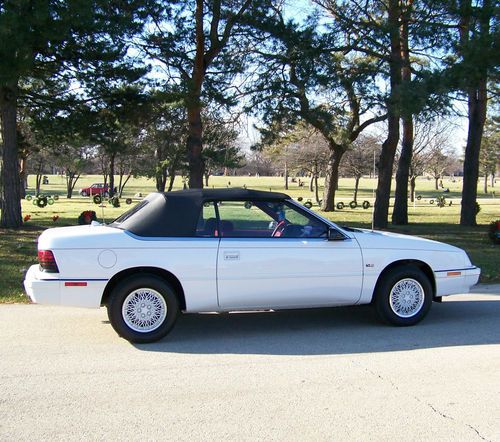 1992 chrysler lebaron convertible,beautiful, original,  excellent condition!