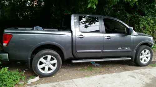 2008 nissan titan le crew cab pickup 4-door 5.6l