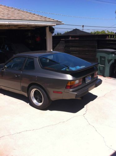 1983 Porsche 944, image 4