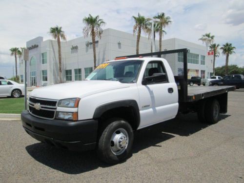 06 white 6.0l v8 automatic 12&#034; flatbed/stakebed regular cab dually