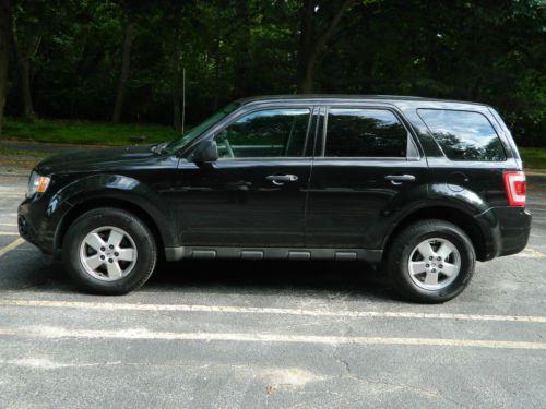 2011 ford escape xls 4x4 (rebuilt title) low miles 13k (warranty)
