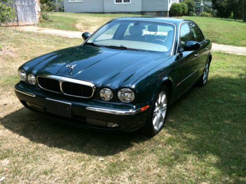 Beautiful 2004 jaguar xj8 brg on tan