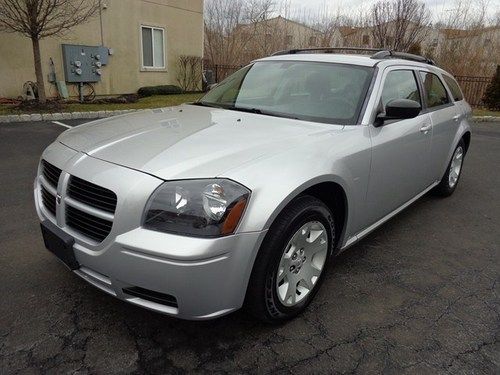 2006 dodge magnum station wagon v6 2.7l only 34k miles nice no reserve