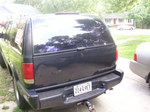 1998 Chevrolet Blazer Base Sport Utility 4-Door 4.3L, image 2