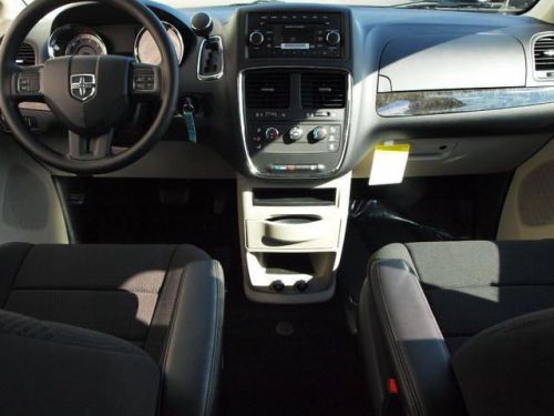 2014 dodge grand caravan avp/se