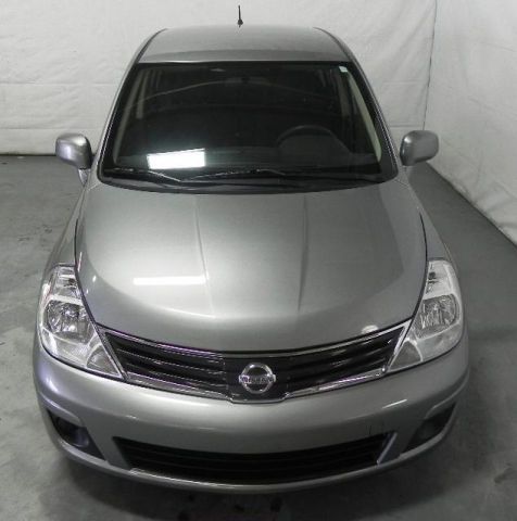 2010 nissan versa 1.8 s