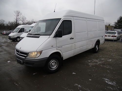 2004 dodge sprinter 2500 158" wheelbase runs out great hwy miles