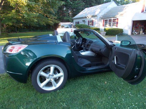 2009 saturn sky - british racing green