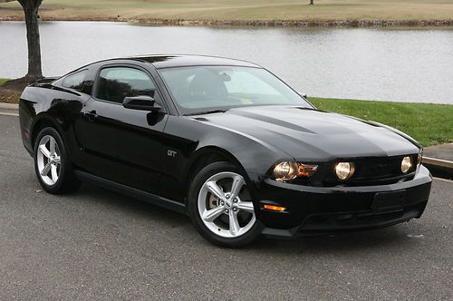 2010 ford mustang gt 5 speed  immaculate condition