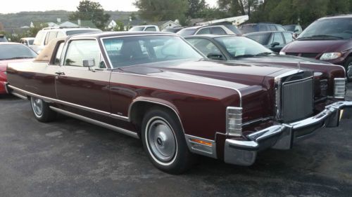 1977 linclon town car coupe