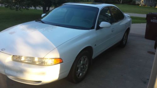 2000 oldsmobile intrgue gl - with sunroof - white