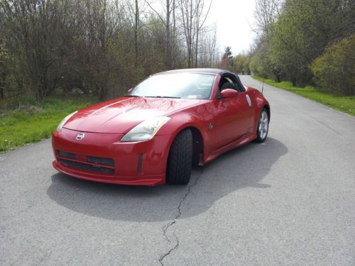 2004 nissan 350z enthusiast convertible 2-door 3.5l hot red 350 z automatic