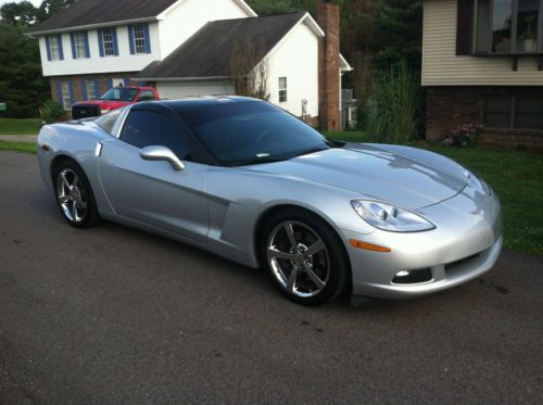 2010 chevrolet corvette coupe 4lt 6.2l 6-spd 21k miles!