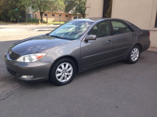 2002 toyota camry xle sedan, so clean you can eat off it!!! wow! loaded luxury!