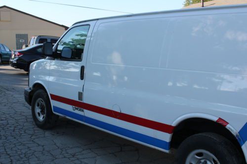 2004 chevy express - white van