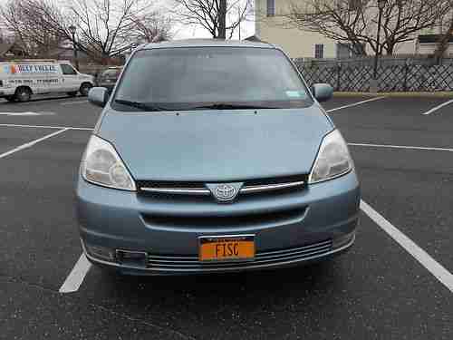 2004 TOYOTA SIENNA XLE AWD 105K RUNS GREAT NEEDS MINOR BODY WORK, image 9