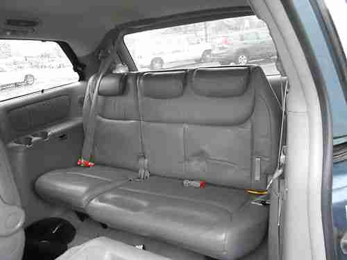 2004 TOYOTA SIENNA XLE AWD 105K RUNS GREAT NEEDS MINOR BODY WORK, image 13