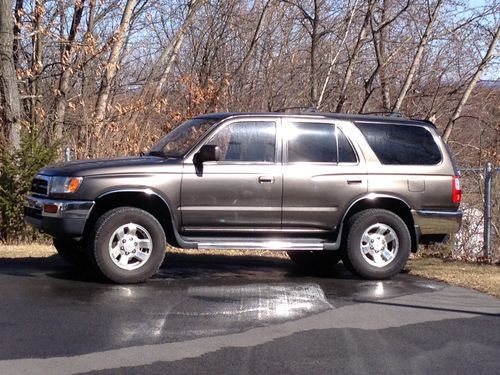 1998 toyota 4runner sr5 4x4  4-door 3.4l