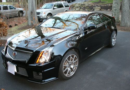 2011 cadillac ctsv black, grey interior,  leather, low miles, loaded, 6-spd, nav