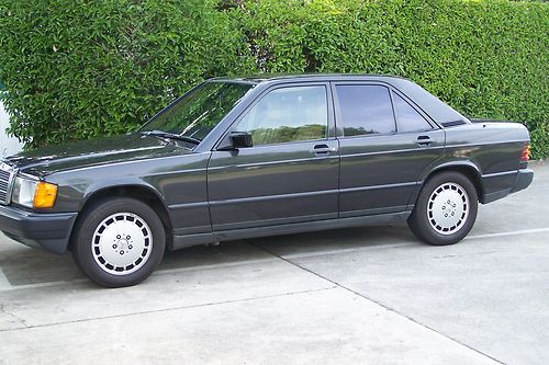 1985 mercedes benz 190 e, 2.3l,  w201, auto. runs clean. no reserve