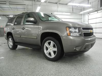 Ltz equipment at lt price! navigation, sunroof, rear dvd, &amp; 20'' wheels!