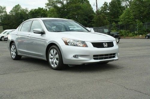 Heated power leather seats power sunroof 6 disc cd changer automatic