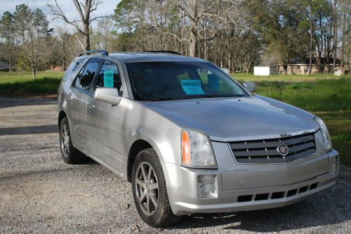 2004 silver cadillac srx v*