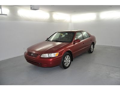 V6 camry xle leather &amp; sunroof