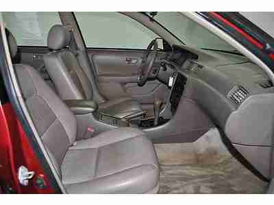 V6 Camry XLE Leather & Sunroof, image 3