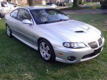 2006 pontiac gto 6.0 ls2 v8 (400 hp)rare (6 speed stick)low miles!! no reserve!!