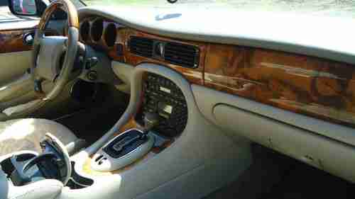 1998 Jaguar XJ8 Base Sedan 4-Door 4.0L, image 10