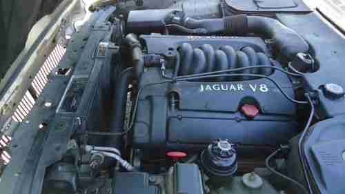 1998 Jaguar XJ8 Base Sedan 4-Door 4.0L, image 11