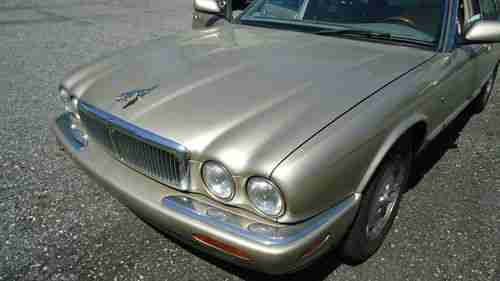 1998 Jaguar XJ8 Base Sedan 4-Door 4.0L, image 17