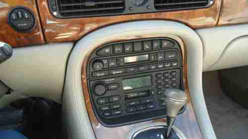 1998 Jaguar XJ8 Base Sedan 4-Door 4.0L, image 20
