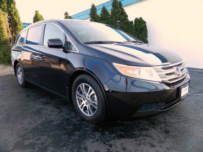 Black 3.5l cd front wheel drive power steering 4-wheel disc brakes rear spoiler