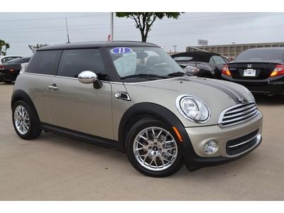 2011 mini cooper, automatic, panoramic roof, chromes, 1-owner, only 12k miles!!!