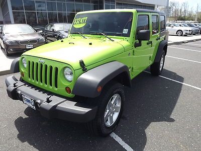 Like new power windows power locks removable hardtop auto 4-doors 4 wheel drive