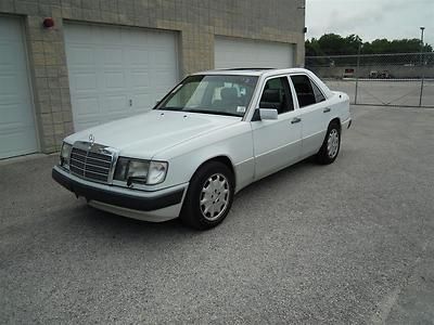 1992 mercedes-benz 400e white sedan, cd, moonroof, a/c...clean .....no reserve!