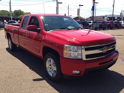 8" foot bed long bed 2wd rwd red leather ltz navigation low miles low reserve